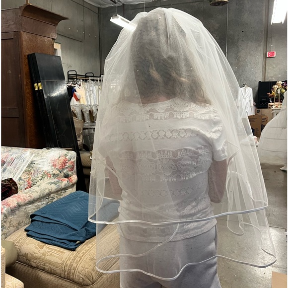 Veil with Blusher - Picture 4 of 4